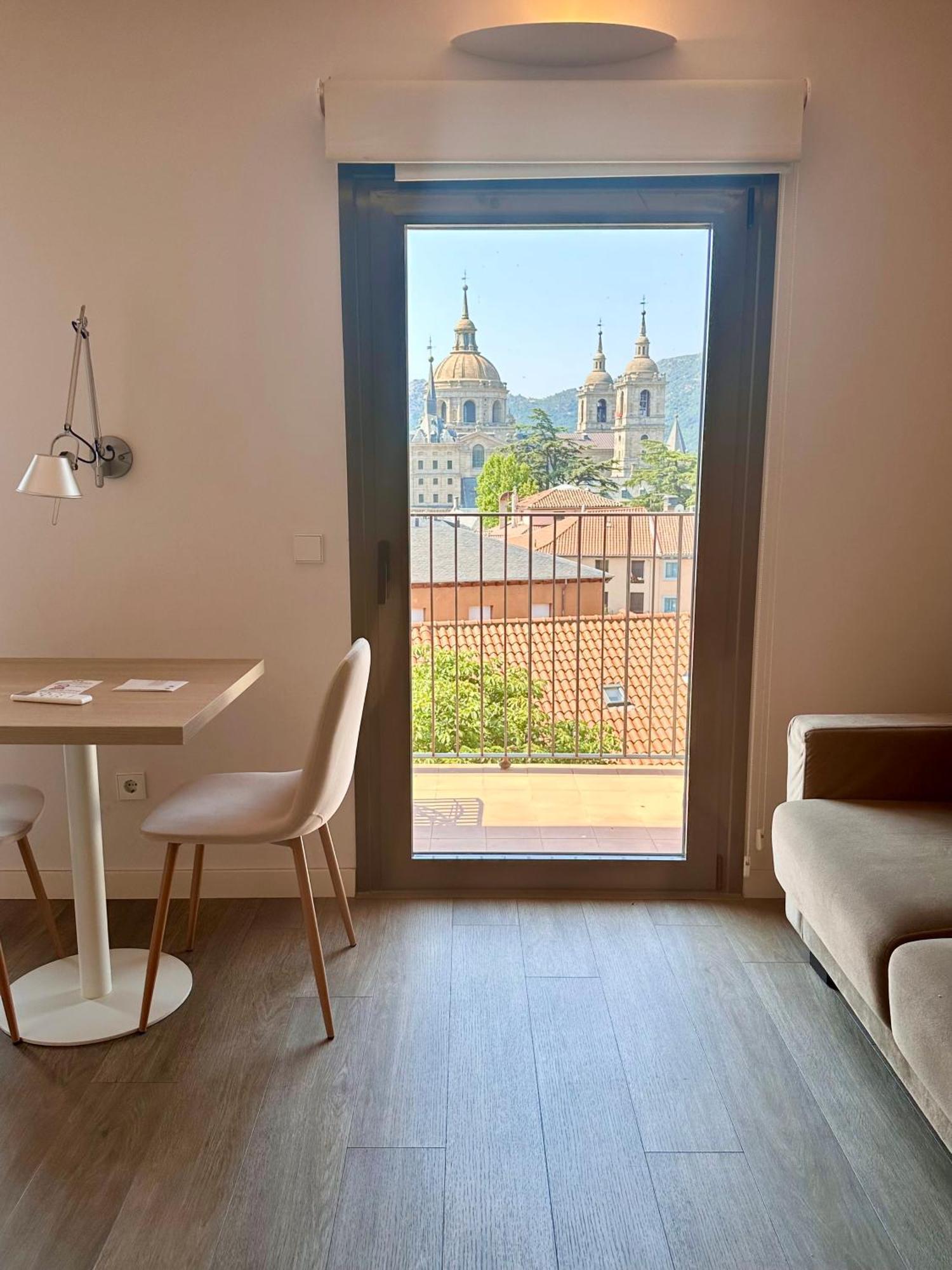 San Lorenzo Suites San Lorenzo de El Escorial Luaran gambar